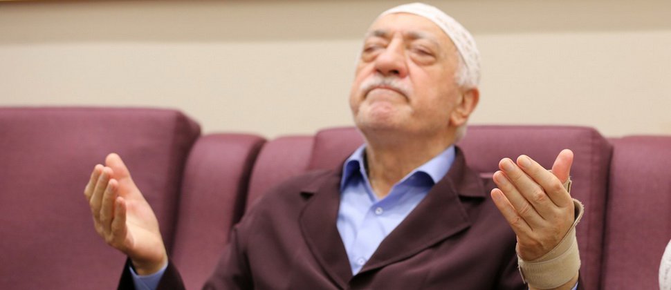 FETÖ cülere kol kanat geren ülke...
